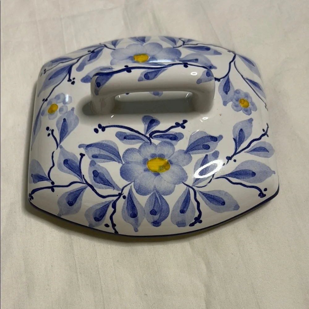 Floral Ceramic Lid. Brand Unknown